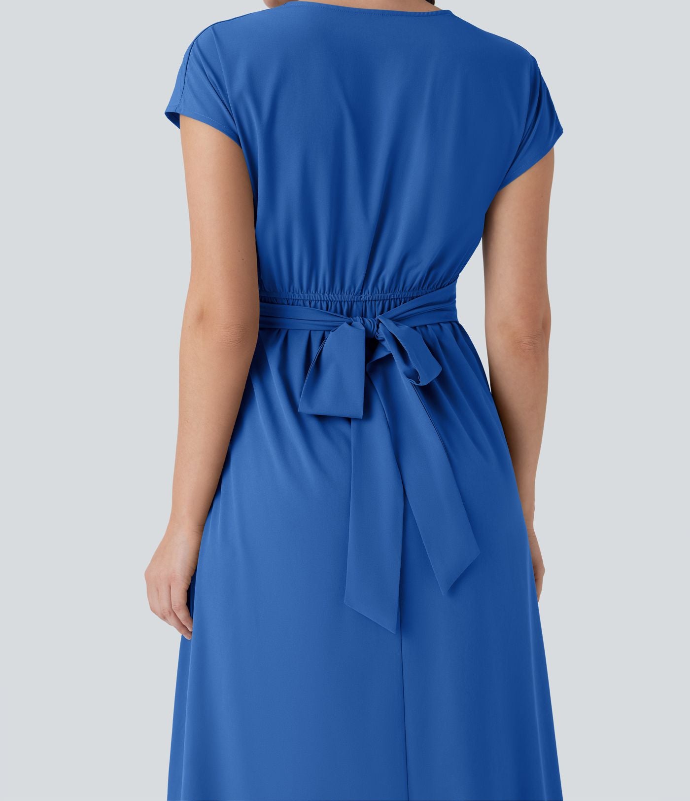 Robe midi Breezeful™ col V manches courtes à liens dans le dos séchage rapide avec poches latérales