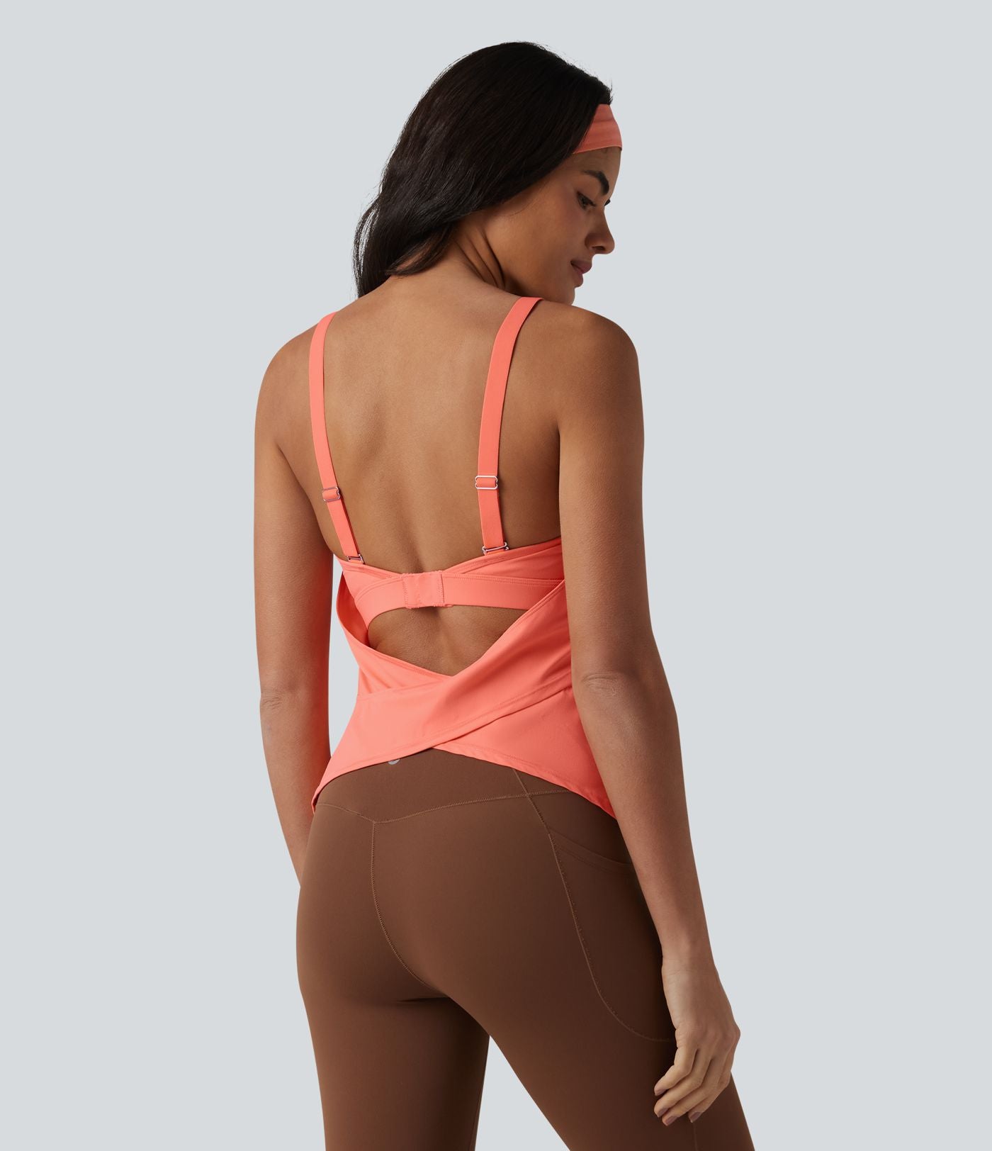 Halara UltraSculpt™ Débardeur d'entraînement dos nu croisé avec boucle ajustable et soutien-gorge intégré