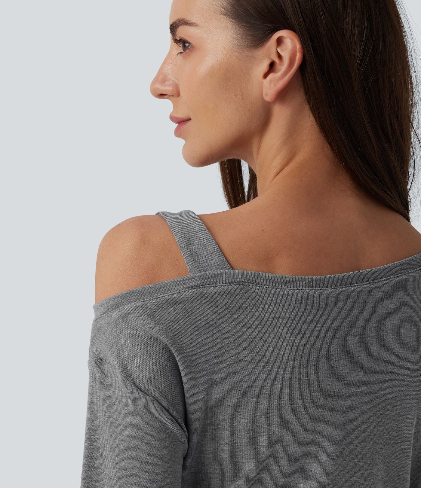 T-shirt décontracté asymétrique en mélange de laine à une épaule et manches longues