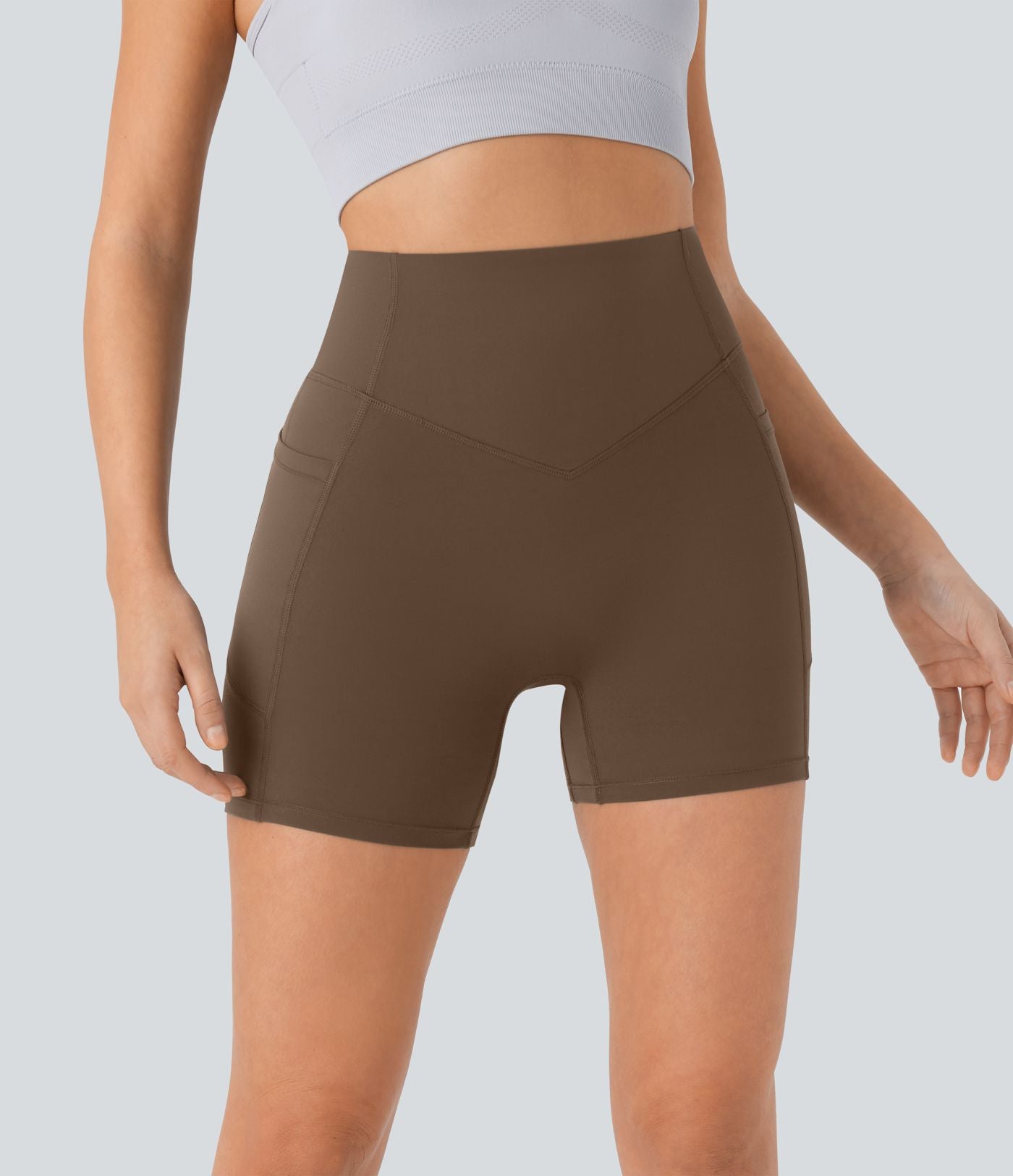 Short cycliste 12,5 cm d'entraînement gainant galbant taille haute avec effet scrunch et poches Halara UltraSculpt™