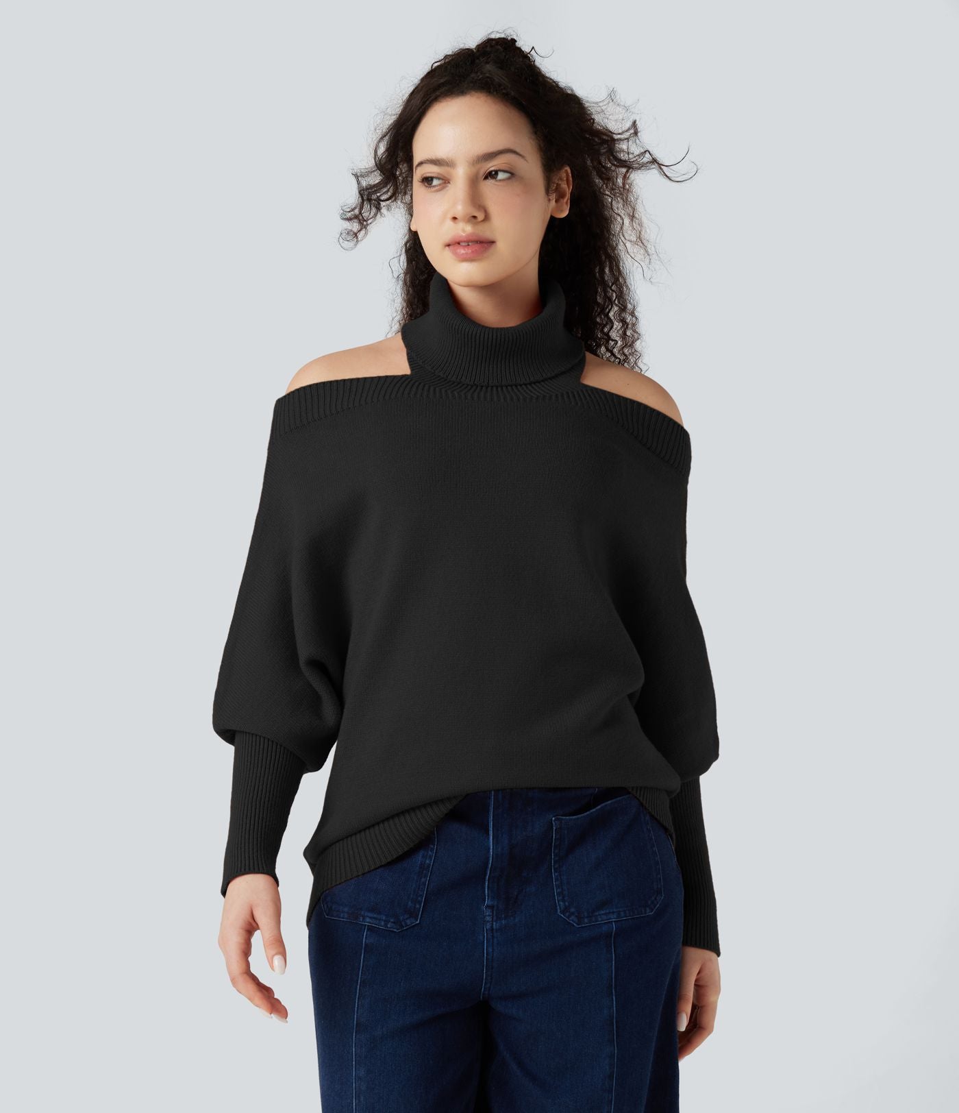 Pull col montant épaules dénudées manches chauve-souris longues