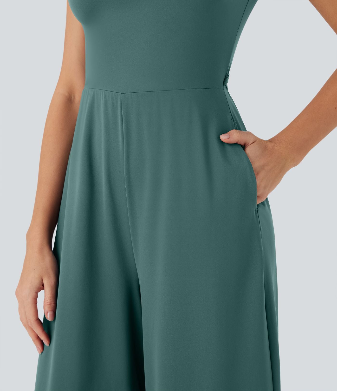 Combinaison de yoga Softlyzero™ Airy Cool Touch à col cranté, manches courtes, jambes larges et poches latérales - Édition Easy Peasy
