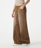 Jean large Halara Flex™ taille basse asymétrique à délavage coloré avec poches