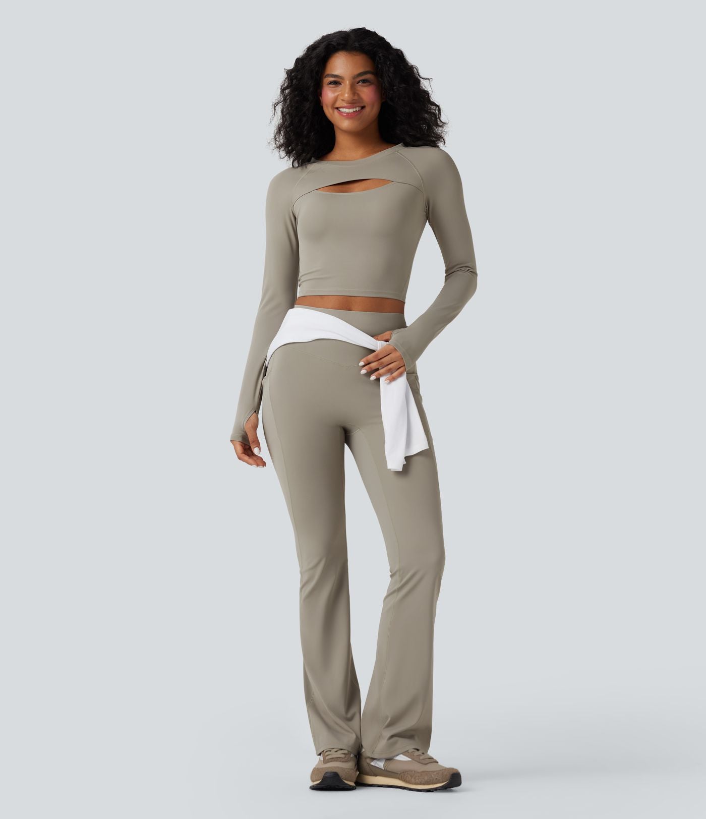 Haut de sport yoga court SoftlyZero™ QuickDry découpes manches longues avec trous pour pouces