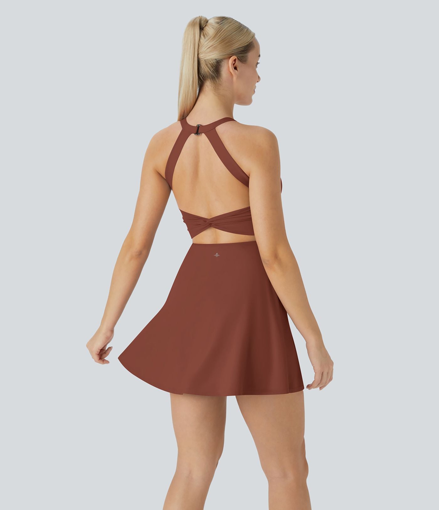 Robe de sport dos nu torsadée A-C