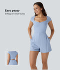 Combinaison de yoga Softlyzero™ Airy avec col U, manches courtes et poches latérales - Édition Easy Peasy