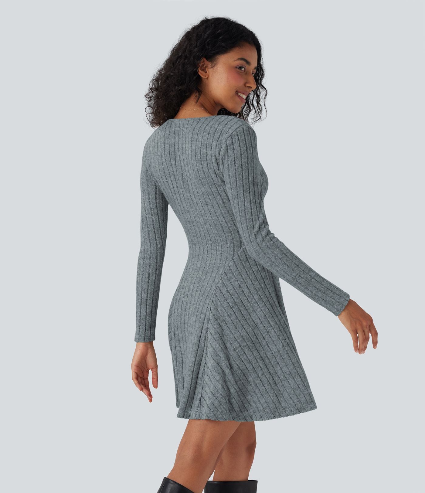 Robe décontractée mini évasée maille côtelée col V manches longues