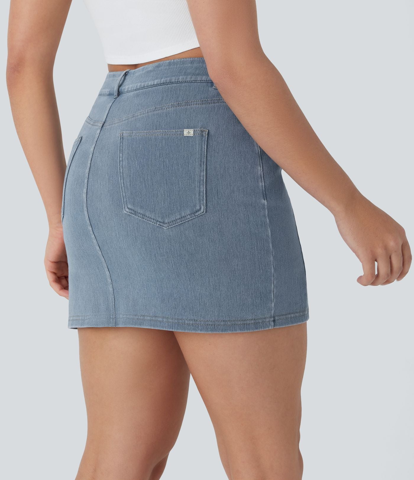 Halara Flex™ Mini-Jupe en Jean décontractée 2-en-1 moulante à taille haute avec poches multiples, fente, effet délavé et tissu extensible