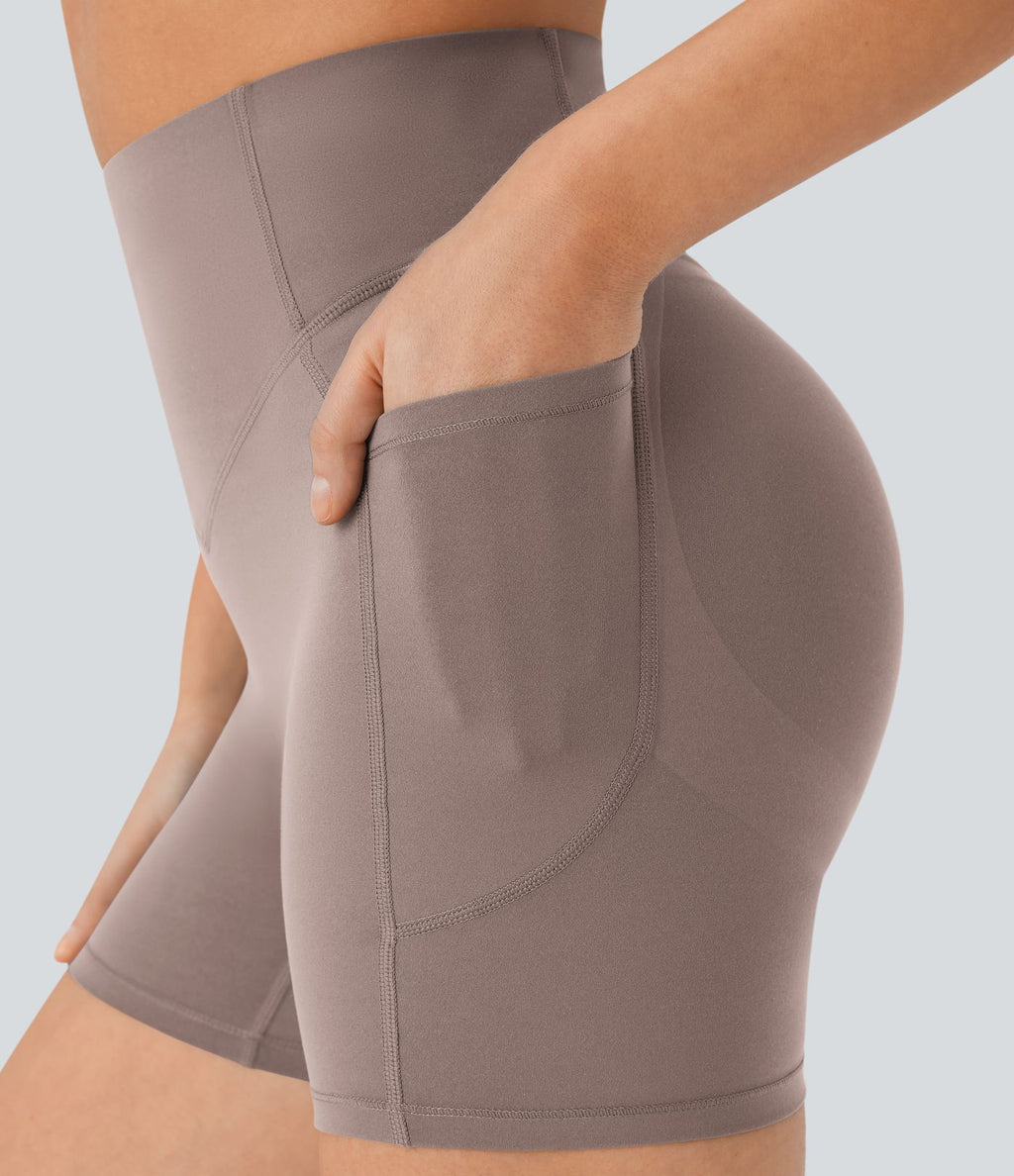 Short cycliste 12,5 cm d'entraînement gainant galbant taille haute avec effet scrunch et poches Halara UltraSculpt™