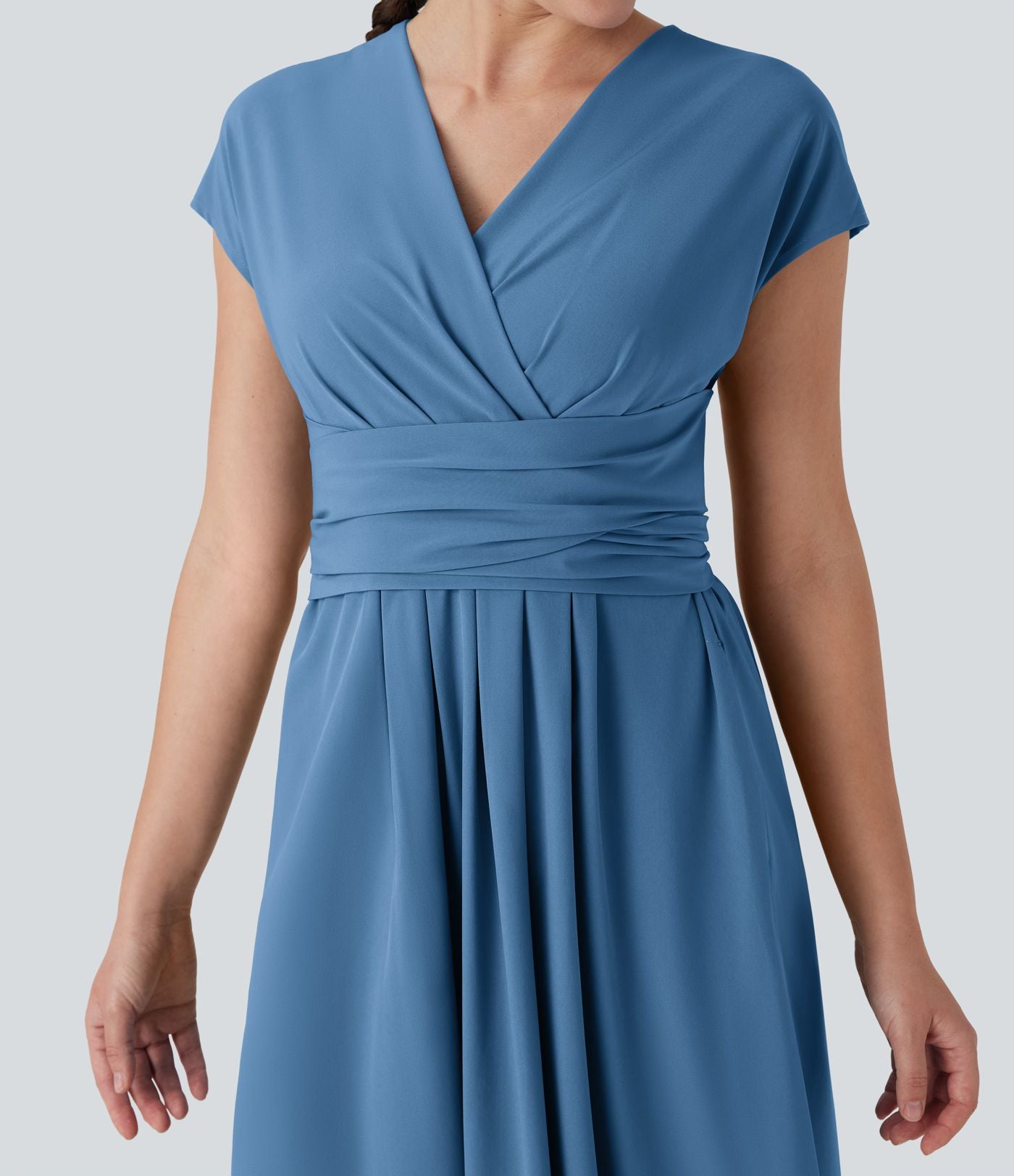 Robe midi Breezeful™ col V manches courtes à liens dans le dos séchage rapide avec poches latérales