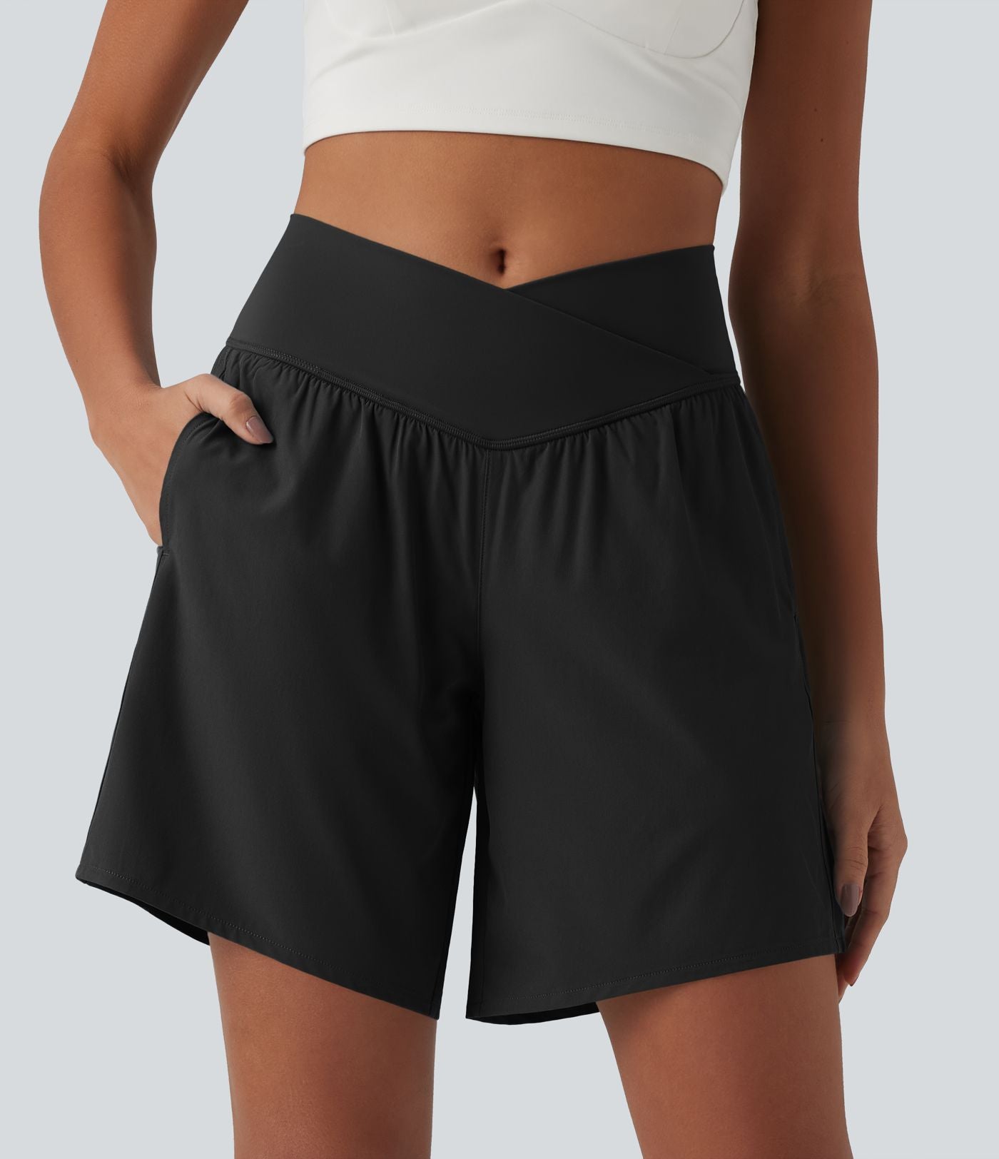 Short de yoga Breezeful™ 2-en-1 à séchage rapide taille haute croisée 17,5 cm avec poches