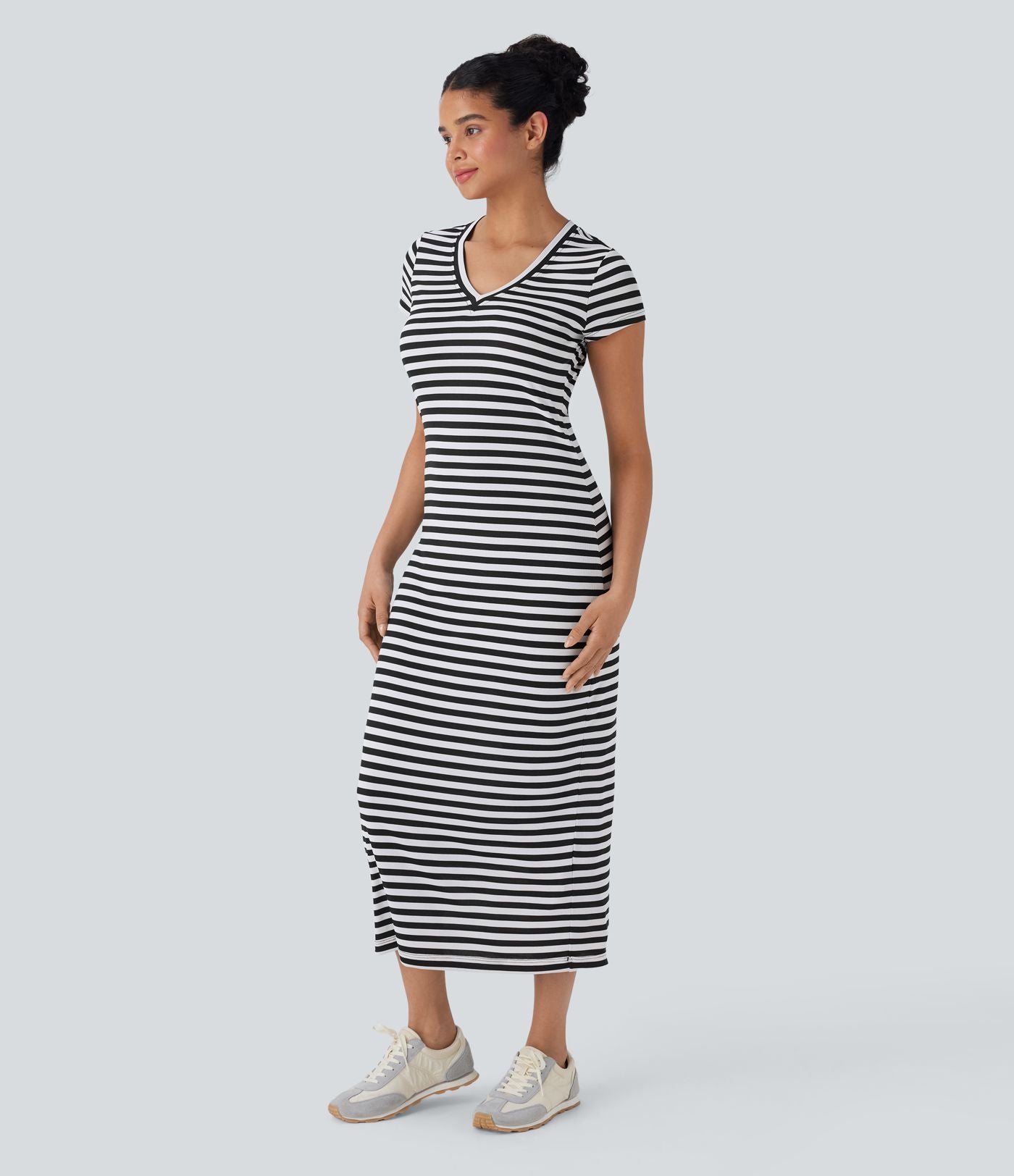 Robe t-shirt mi-longue à rayures et col en V