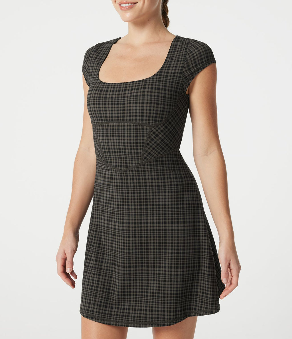Robe mini décontractée à carreaux Halara UltraSculpt™ avec corset à encolure carrée, brassière intégrée 2-en-1 et poches - Easy Peasy