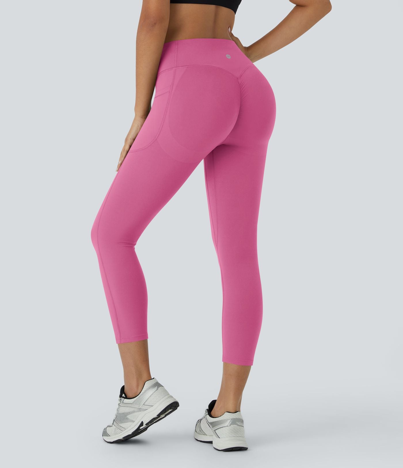 Legging corsaire d'entraînement gainant galbant taille haute avec effet scrunch et poches Halara UltraSculpt™