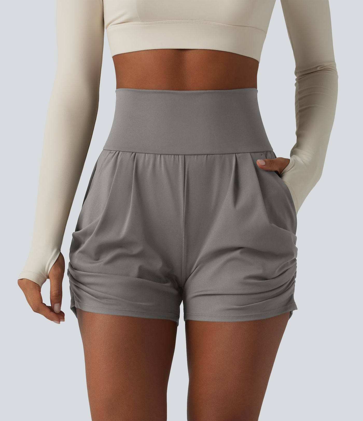 Short de yoga SoftlyZero™ Airy taille haute froncé effet frais InstantCool 7,5 cm avec poches