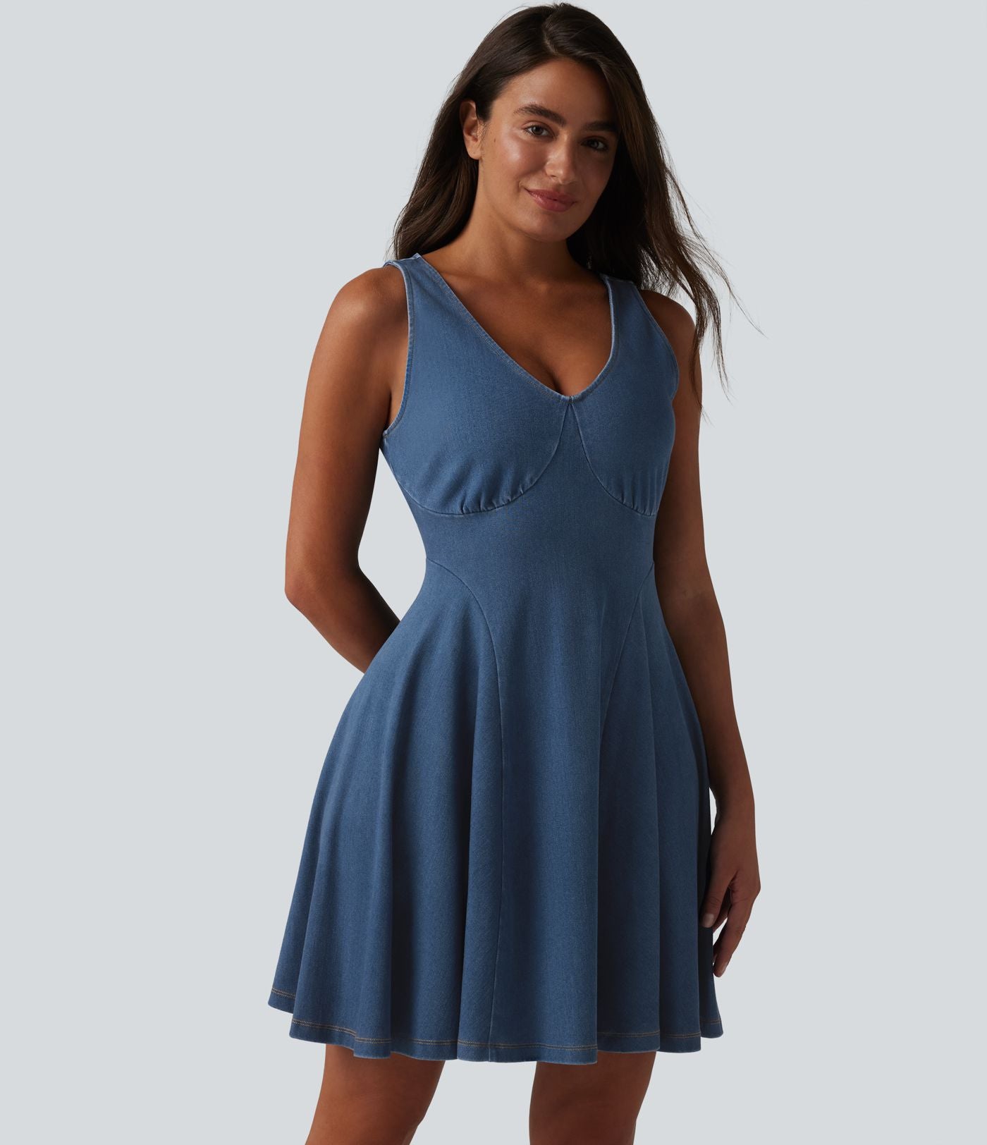 Robe évasée décontractée Halara Flex™ en denim à col V sans manches et drapée en lyocell lavé