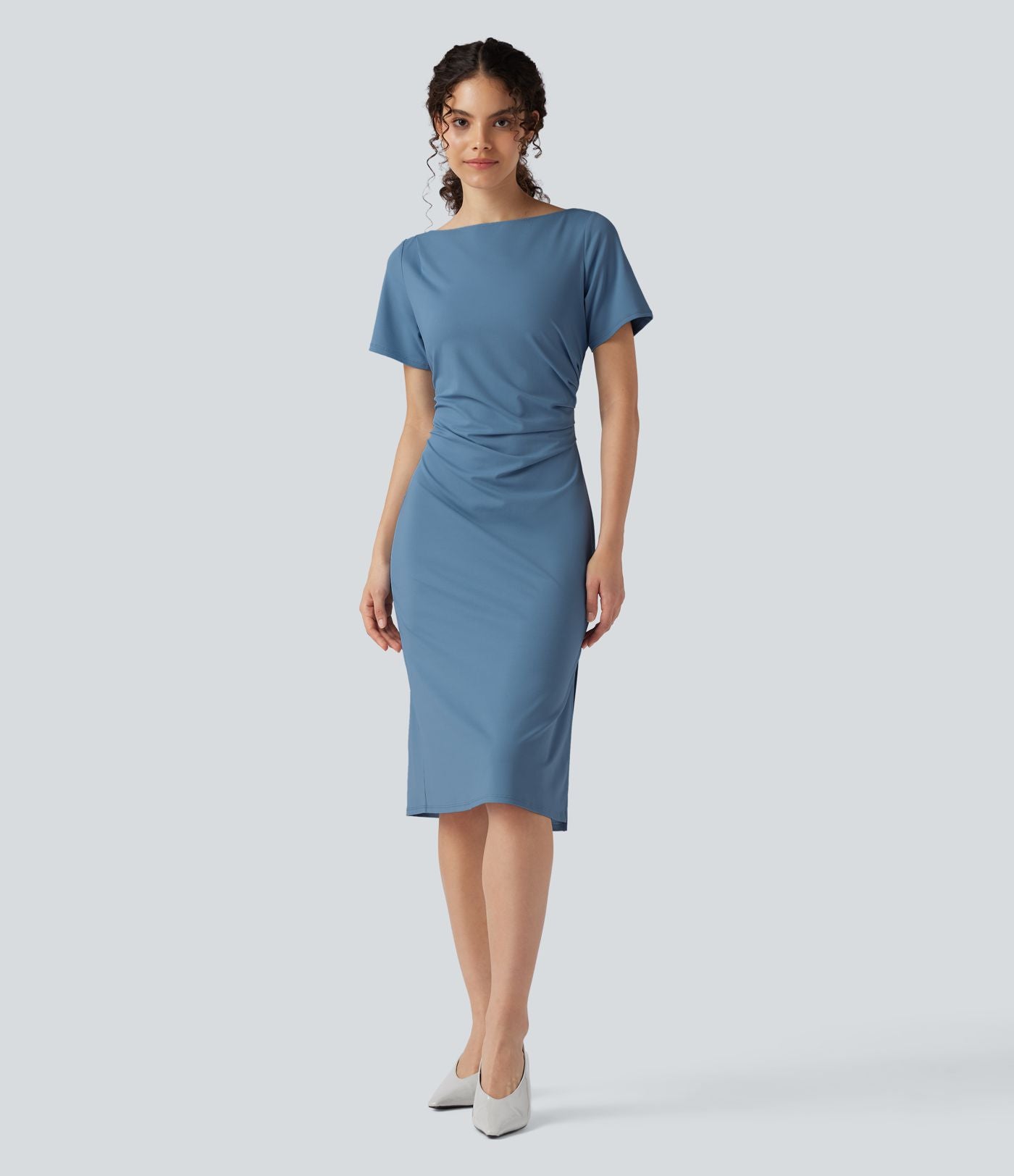 Robe tailleur mi-longue moulante manches courtes froncée
