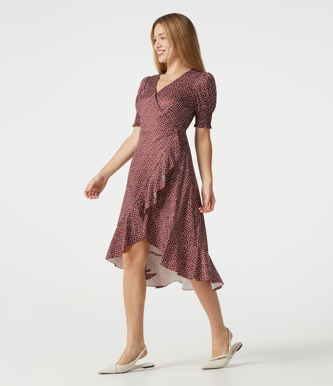 Robe casual midi col V à manches courtes à pois avec ourlet à volants