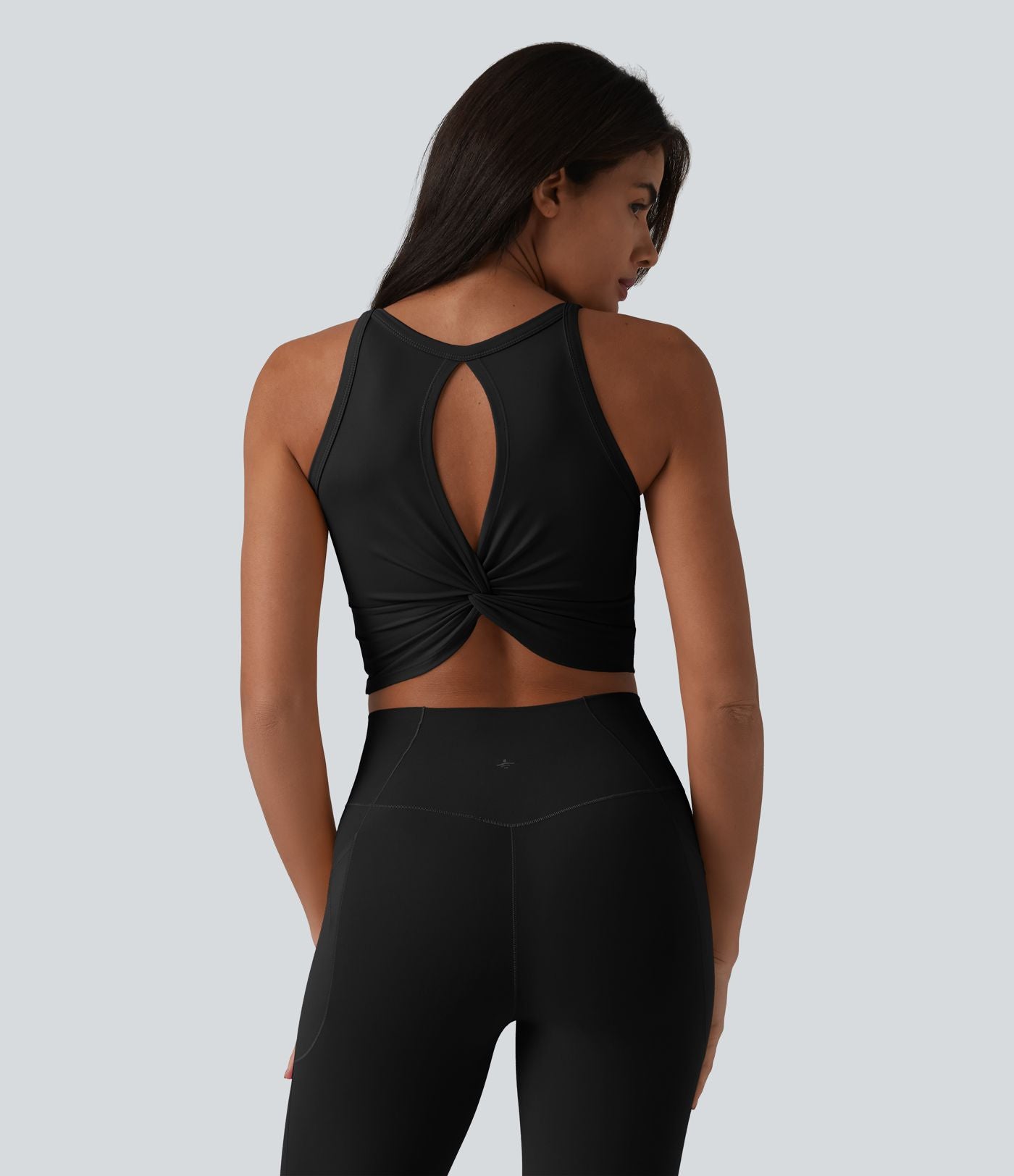 Brassière de yoga courte col U avec découpes et brassière intégrée