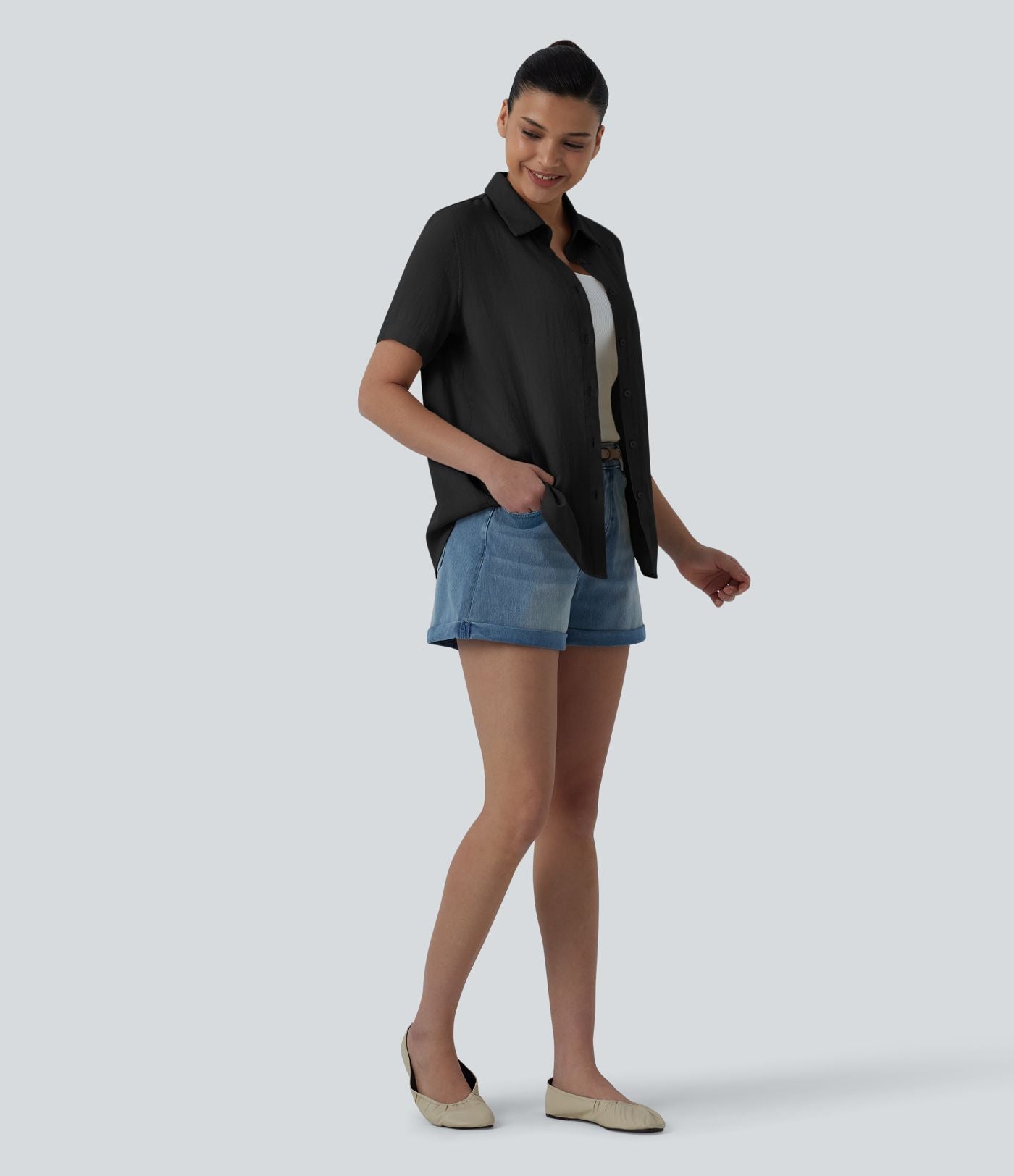 Chemise décontractée à manches courtes avec col et ourlet arrondi, aspect lin