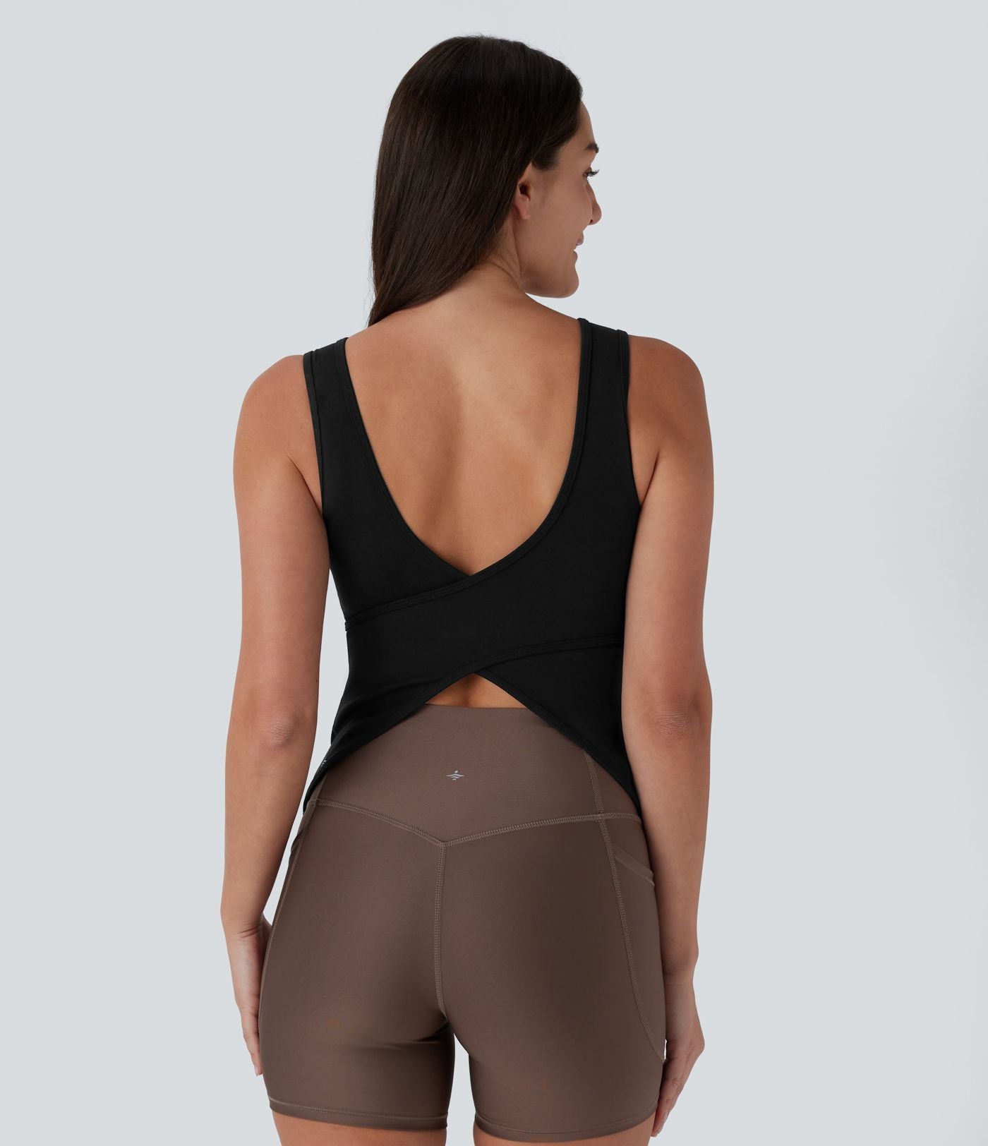 Débardeur de yoga dos nu à longueur rallongée avec encolure en U et croisement