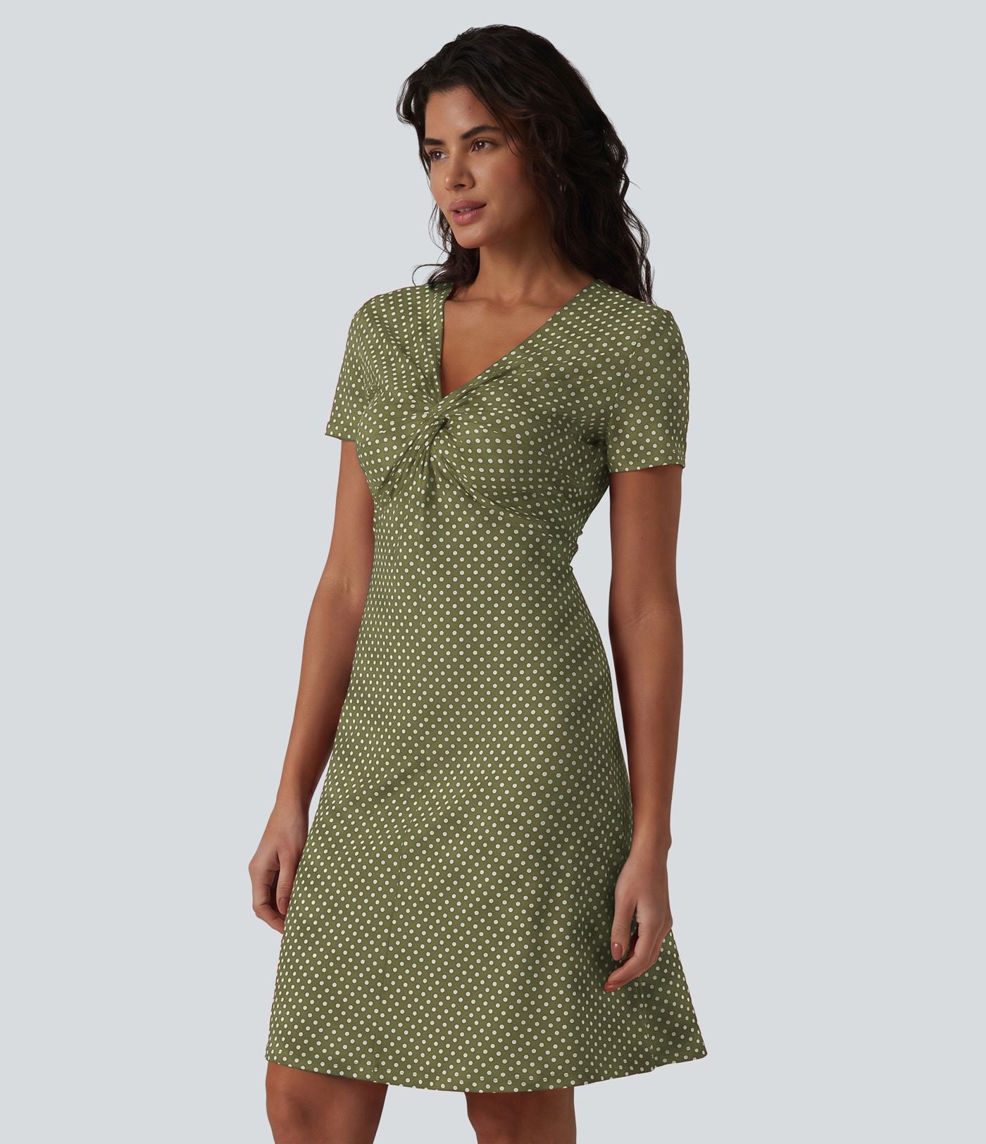 Robe casual à col V, manches courtes et imprimé à pois longueur genou