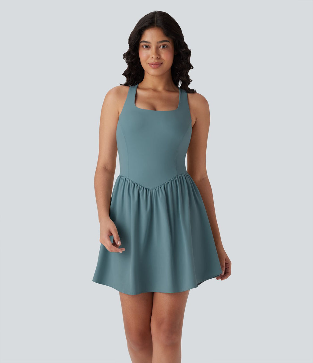 Robe active fluide Breezeful™ mini 2-en-1 à séchage rapide avec dos nu, style corset et poche - Longueur allongée
