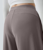 Pantalon de travail grande taille Halara Flex™ à taille haute sculptante et amincissante, poches latérales, jambes larges et tissu micro-gaufré