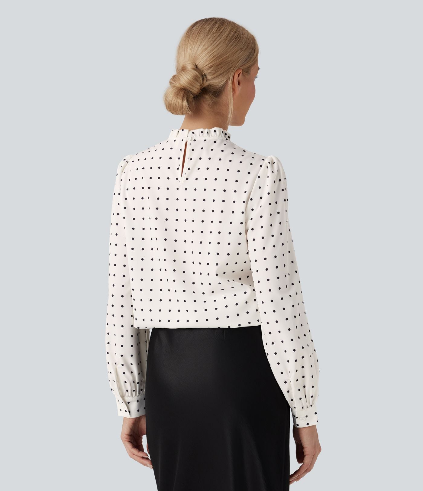 Blouse travail col montant à volants pois manches longues