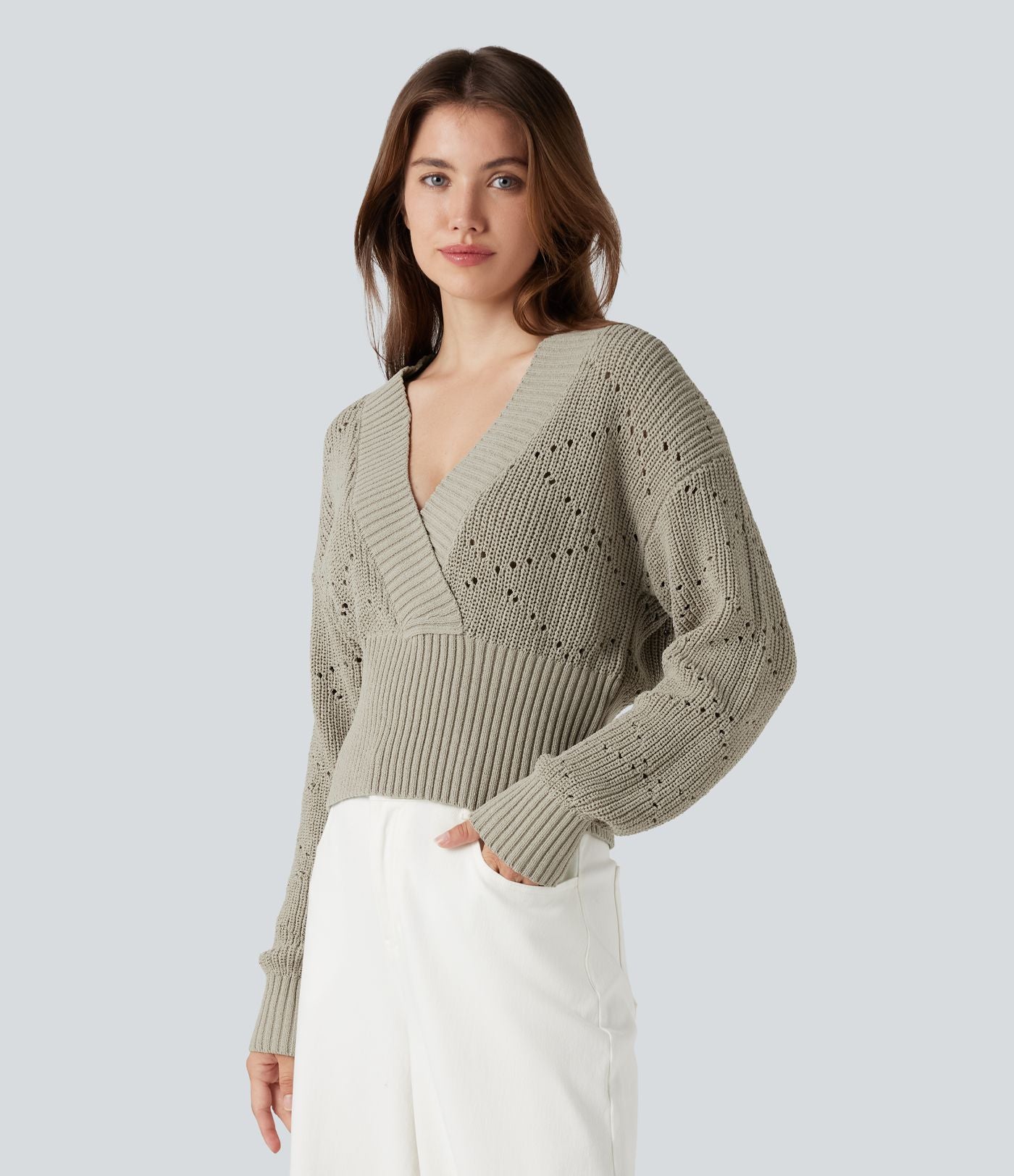 Pull tailleur col V ajouré manches longues