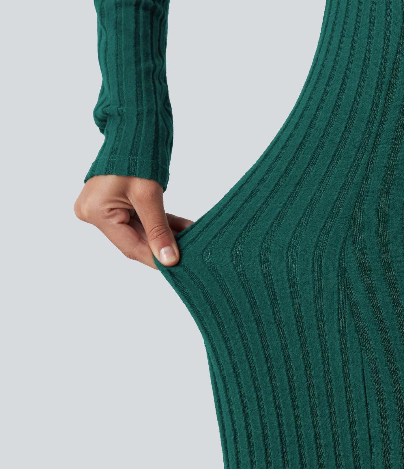 Robe midi fluide en maille côtelée à col Henley et manches longues