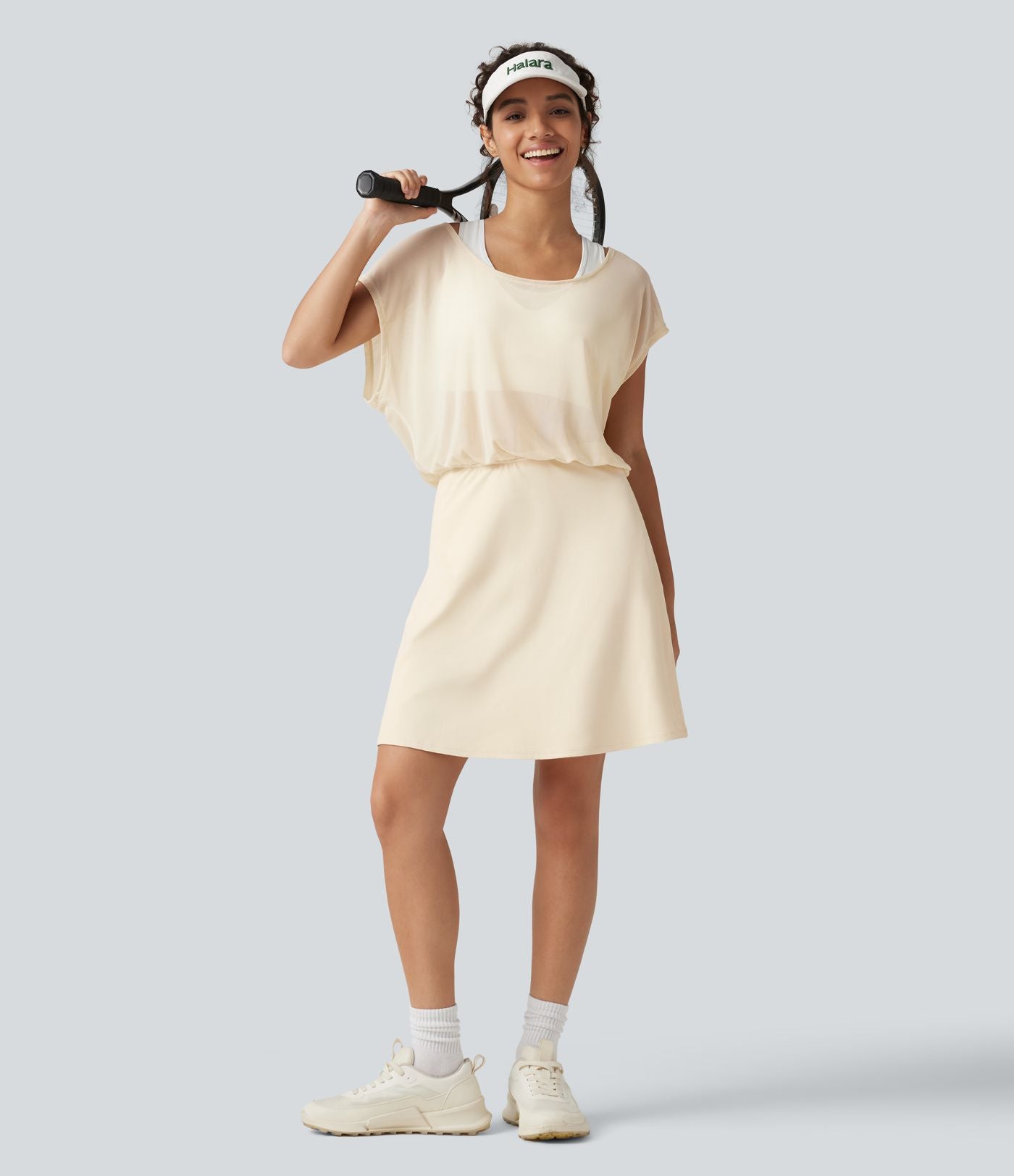 Robe-short mini SoftlyZero™ Plush pour le yoga à encolure bateau, manches courtes et poches - Easy Peasy