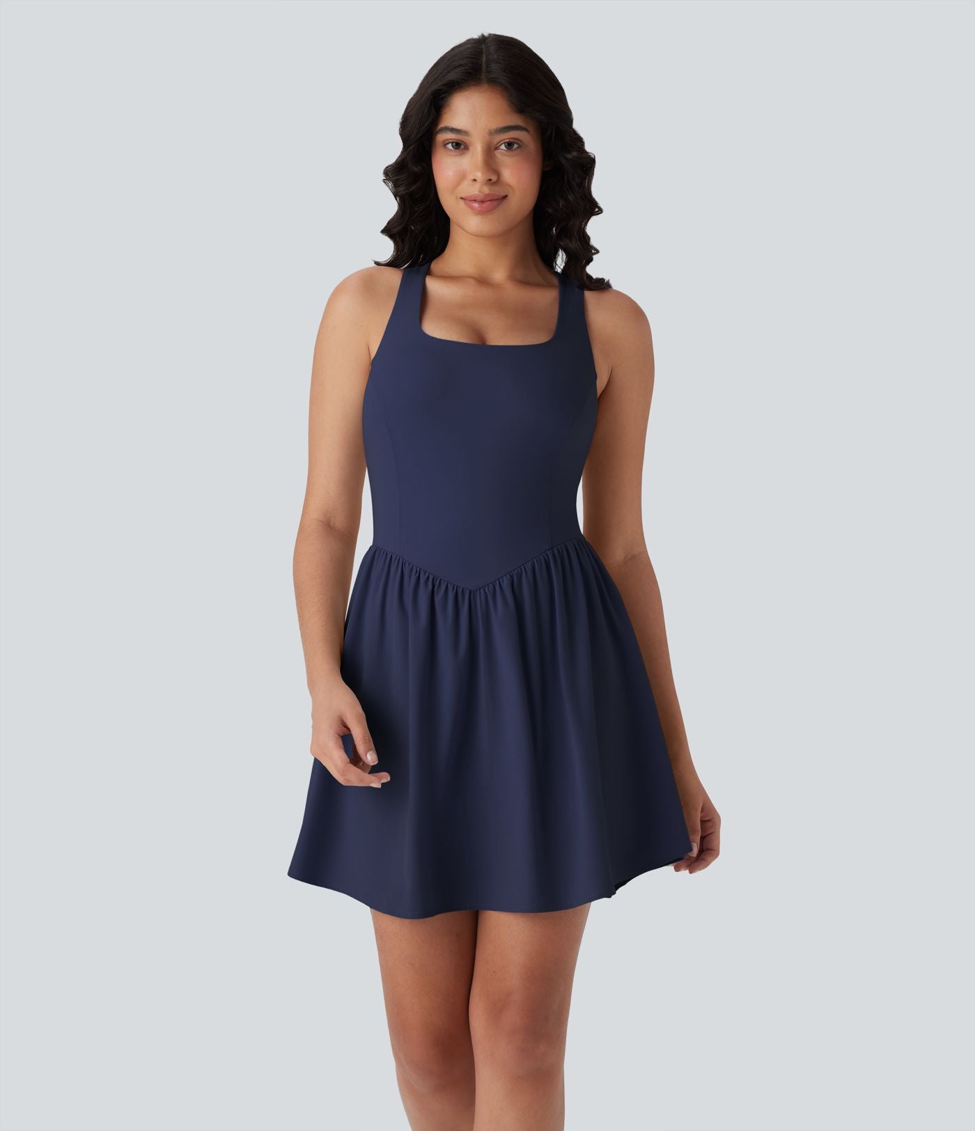 Robe active fluide Breezeful™ mini 2-en-1 à séchage rapide avec dos nu, style corset et poche - Longueur allongée