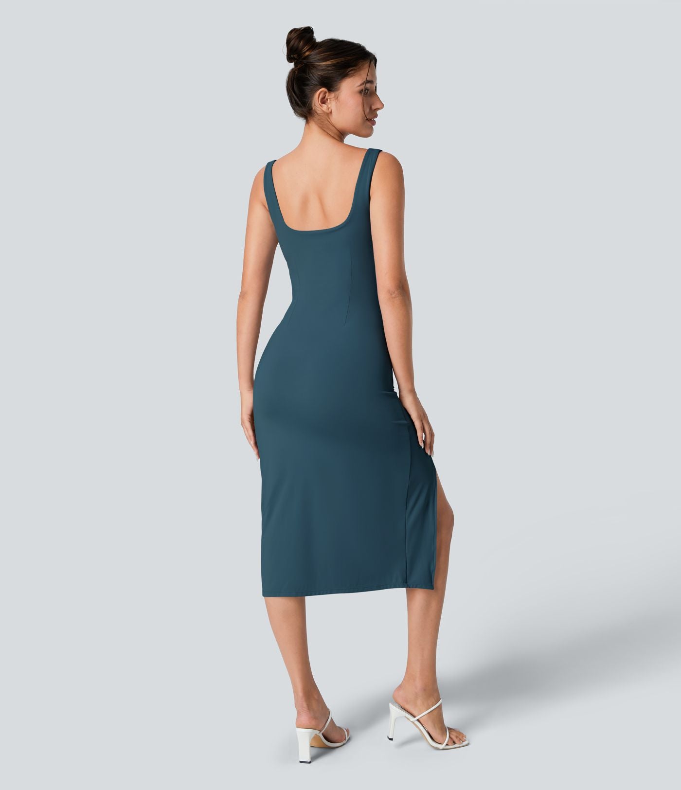 Robe corset midi moulante ruchée à encolure carrée, dos nu, brassière intégrée
