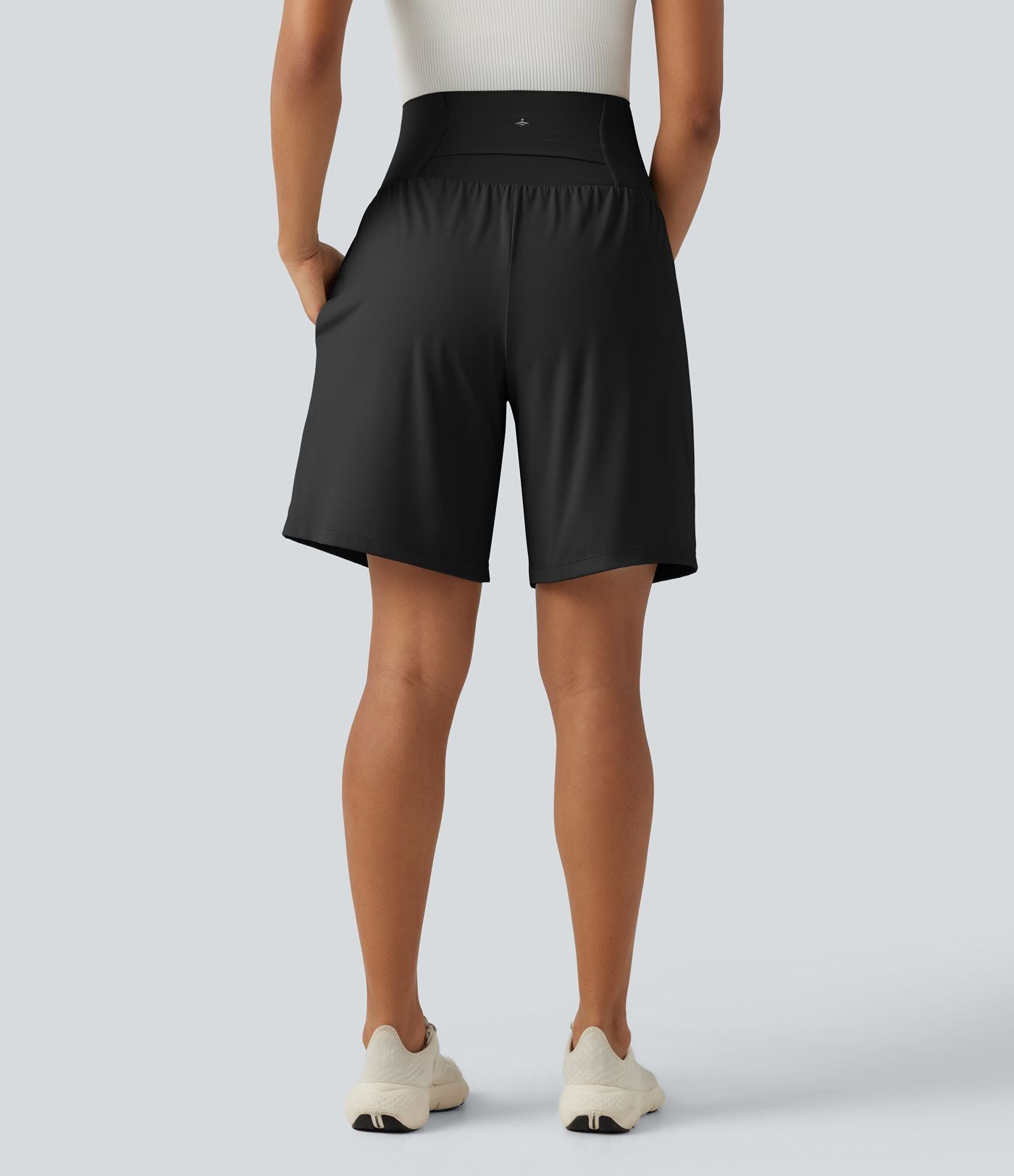 Short de yoga maternité SoftlyZero™ Airy 2-en-1, taille très haute, à effet frais InstantCool, 22,5 cm, avec poches