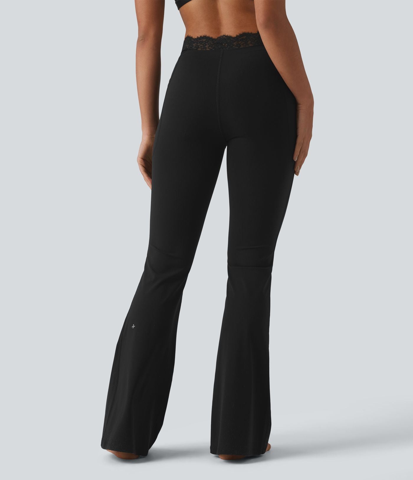 Halara UltraSculpt™ Legging évasé de yoga taille haute en V avec dentelle contrastée et poches
