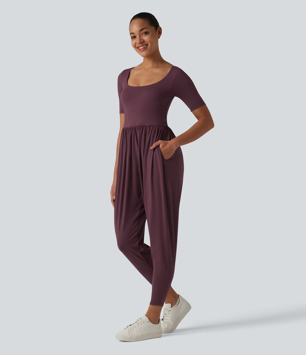 Combinaison décontractée SoftlyZero™ Airy effet frais InstantCool à manches courtes, col rond échancré et brassière intégrée avec poches, accès facile Easy Peasy