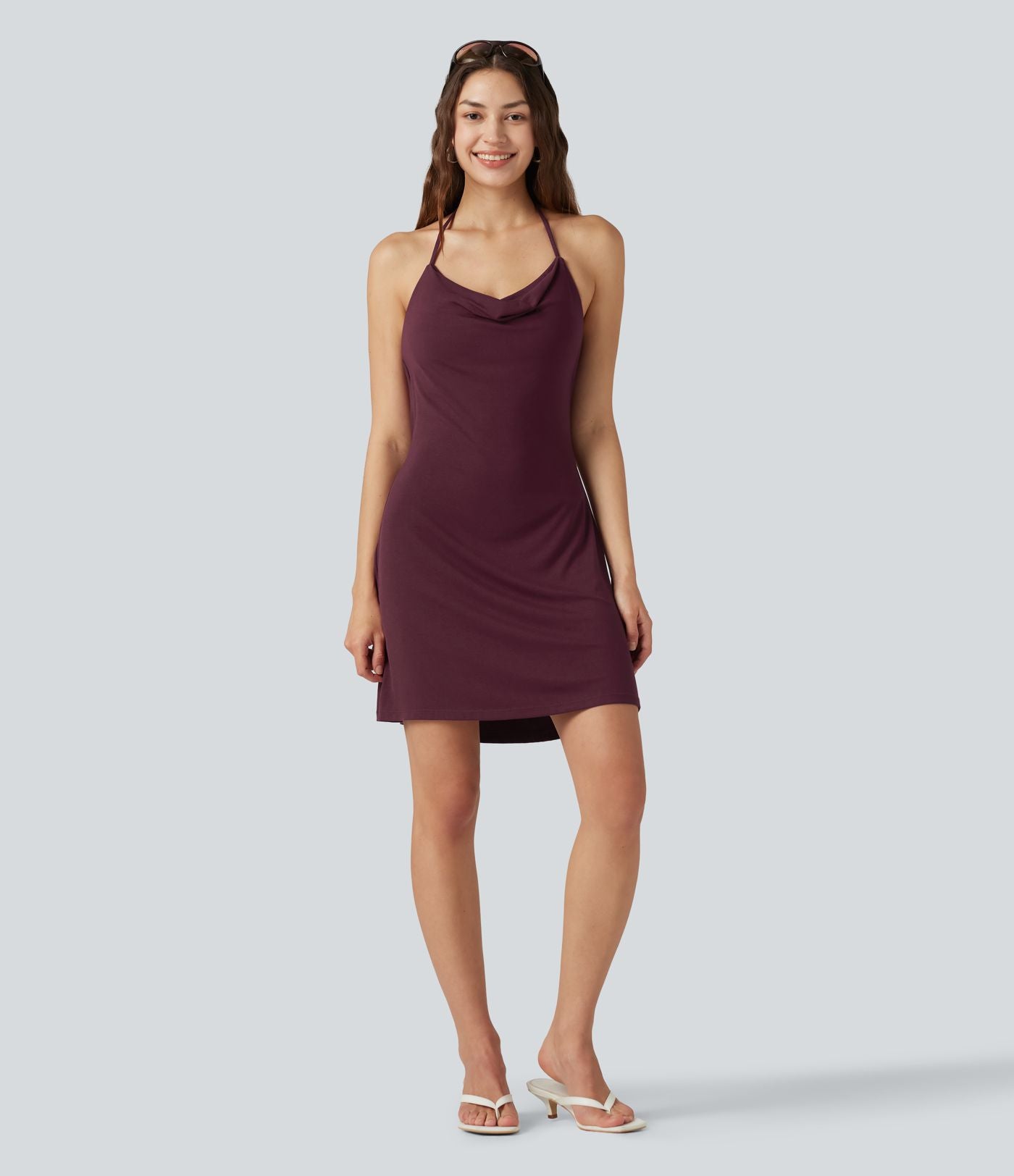 Robe mini côtelée dos nu à col halter, encolure drapée et coussinets amovibles