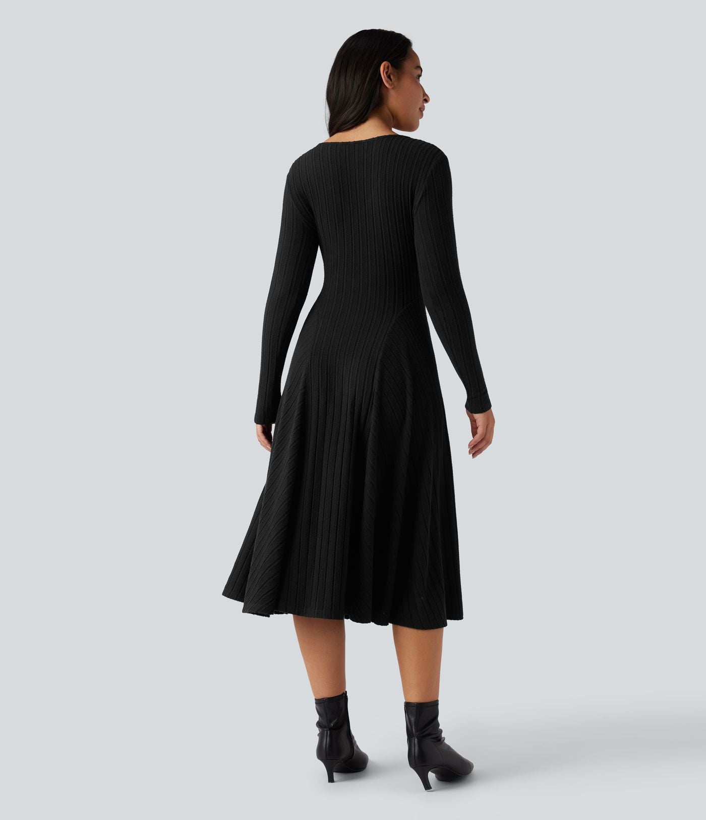Robe mi-longue évasée maille côtelée à décolleté en V et manches longues