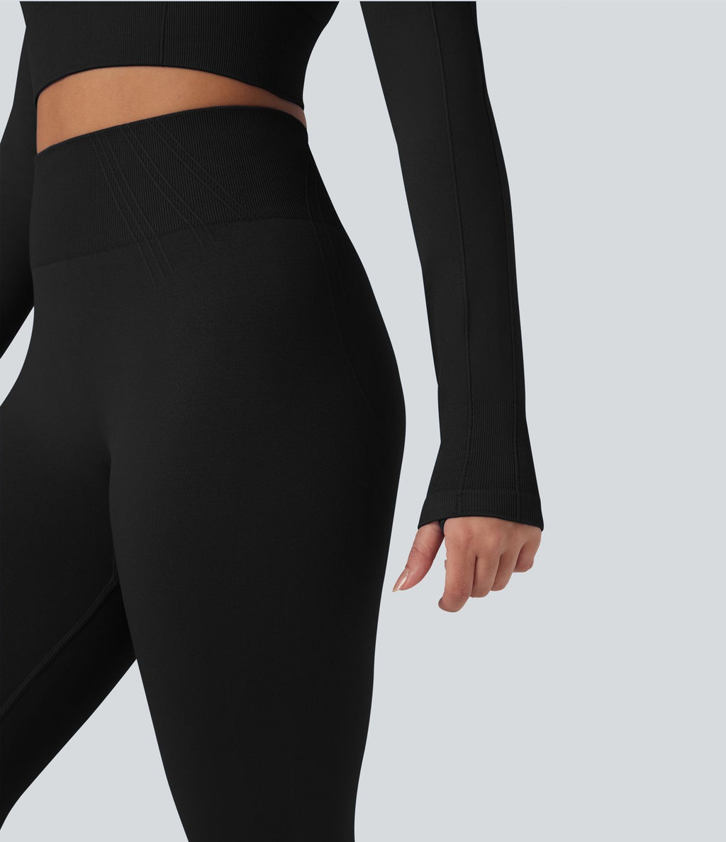 Haut de sport yoga court col rond à manches longues avec passants pouces sans couture OneForm Seamless Flow
