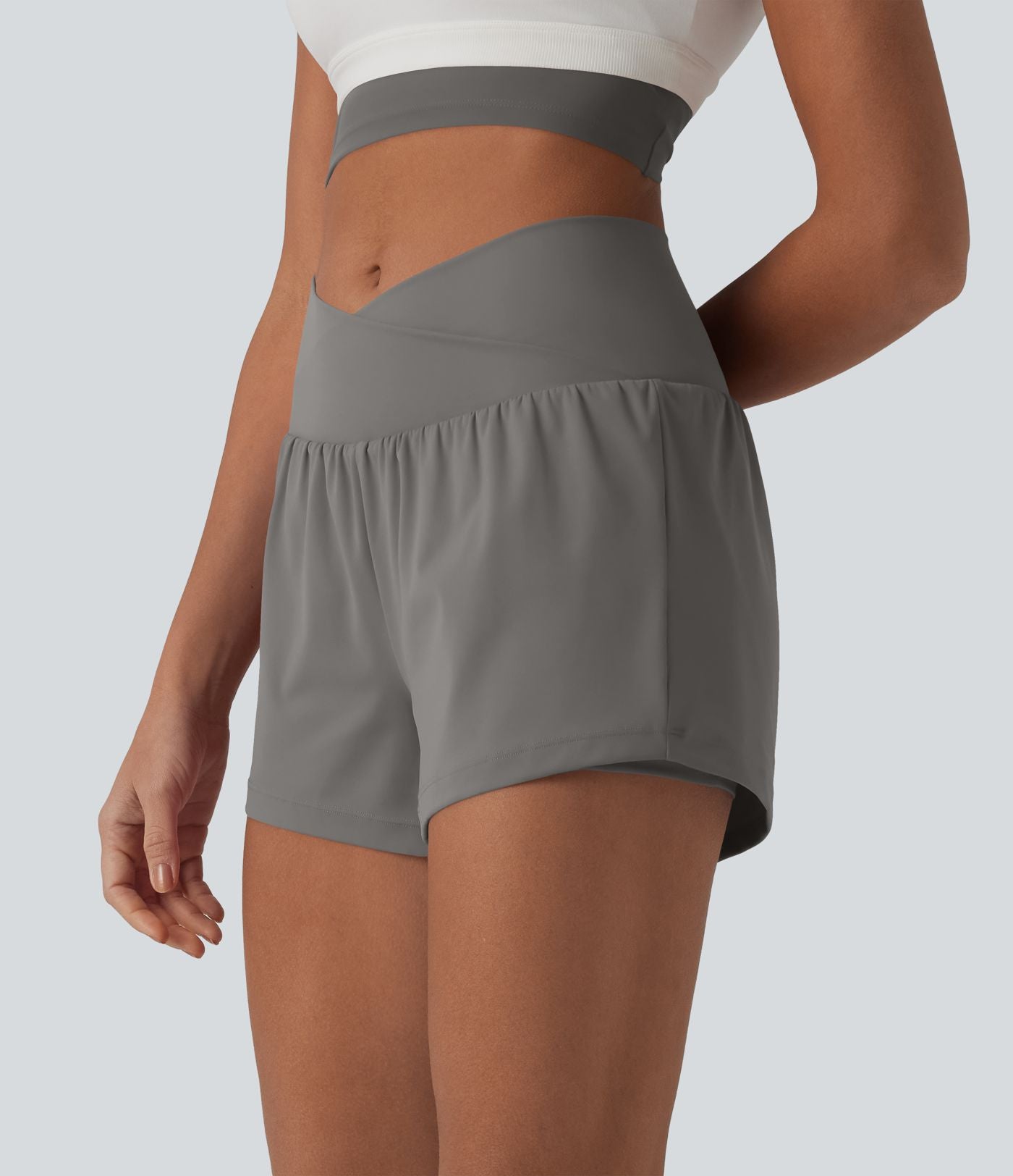 Short de yoga 2-en-1 SoftlyZero™ Airy croisé taille haute 7,5 cm effet frais InstantCool avec poches