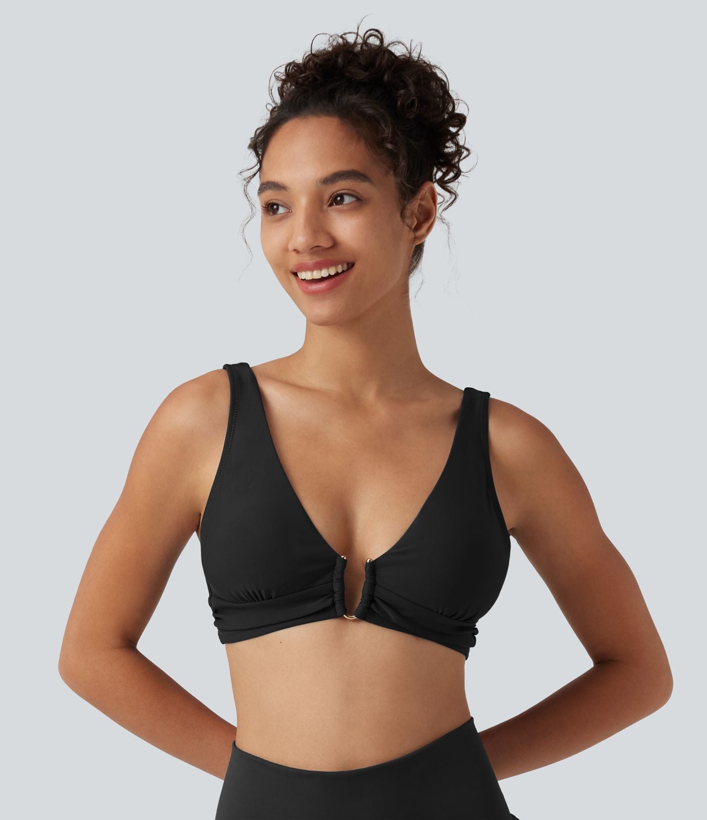 Haut de bikini à décolleté en V profond avec brassière intégrée