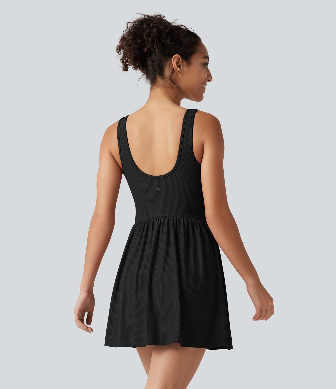 Robe mini de tennis Active Dress côtelée à col tunisien, poches et accès facile Easy Peasy
