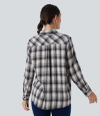 Chemise décontractée à motif écossais avec col, manches longues et boutonnage