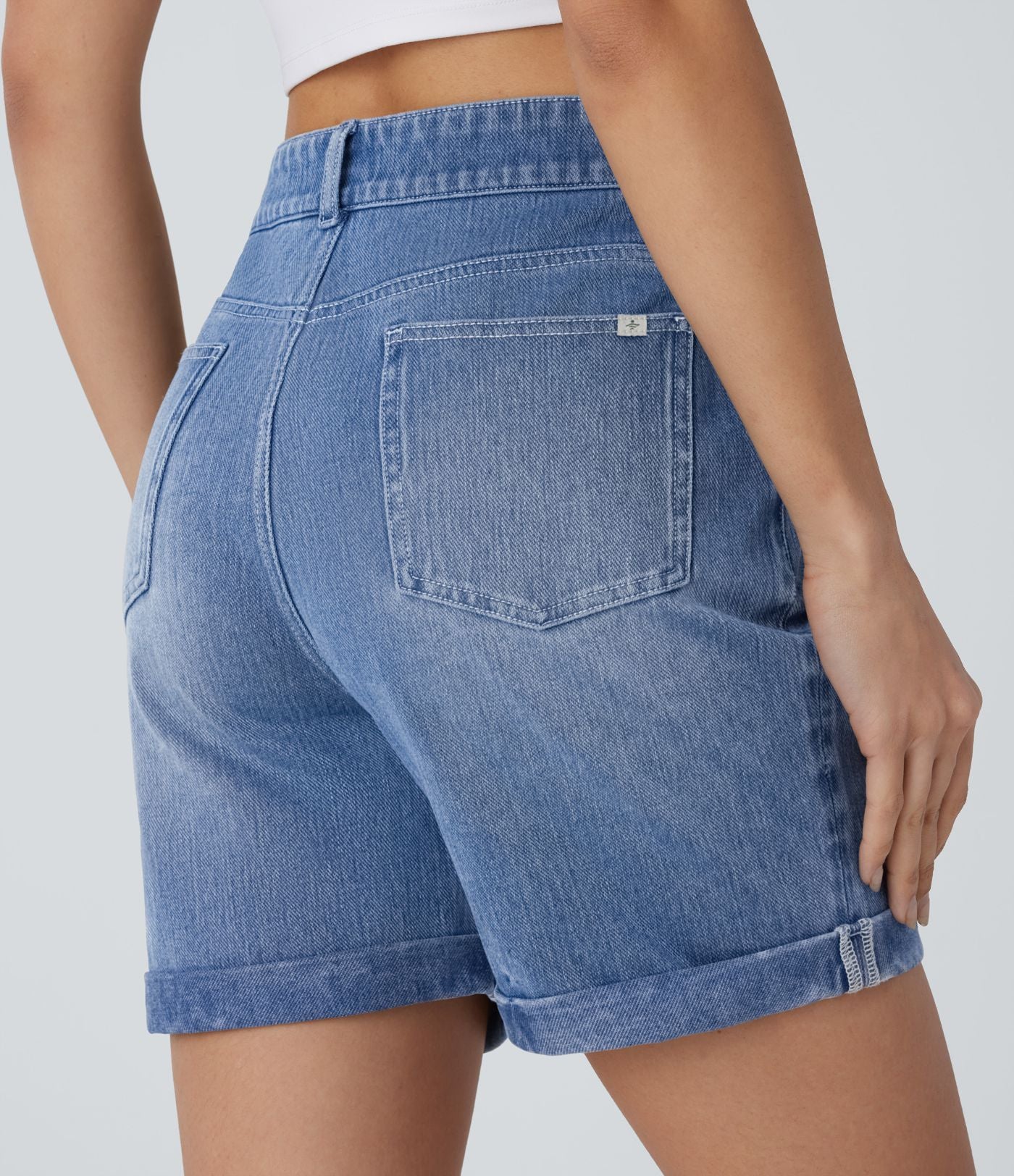 Halara Flex™ Short en denim extensible taille haute avec poches multiples, déchirures, ourlet roulotté et effet délavé