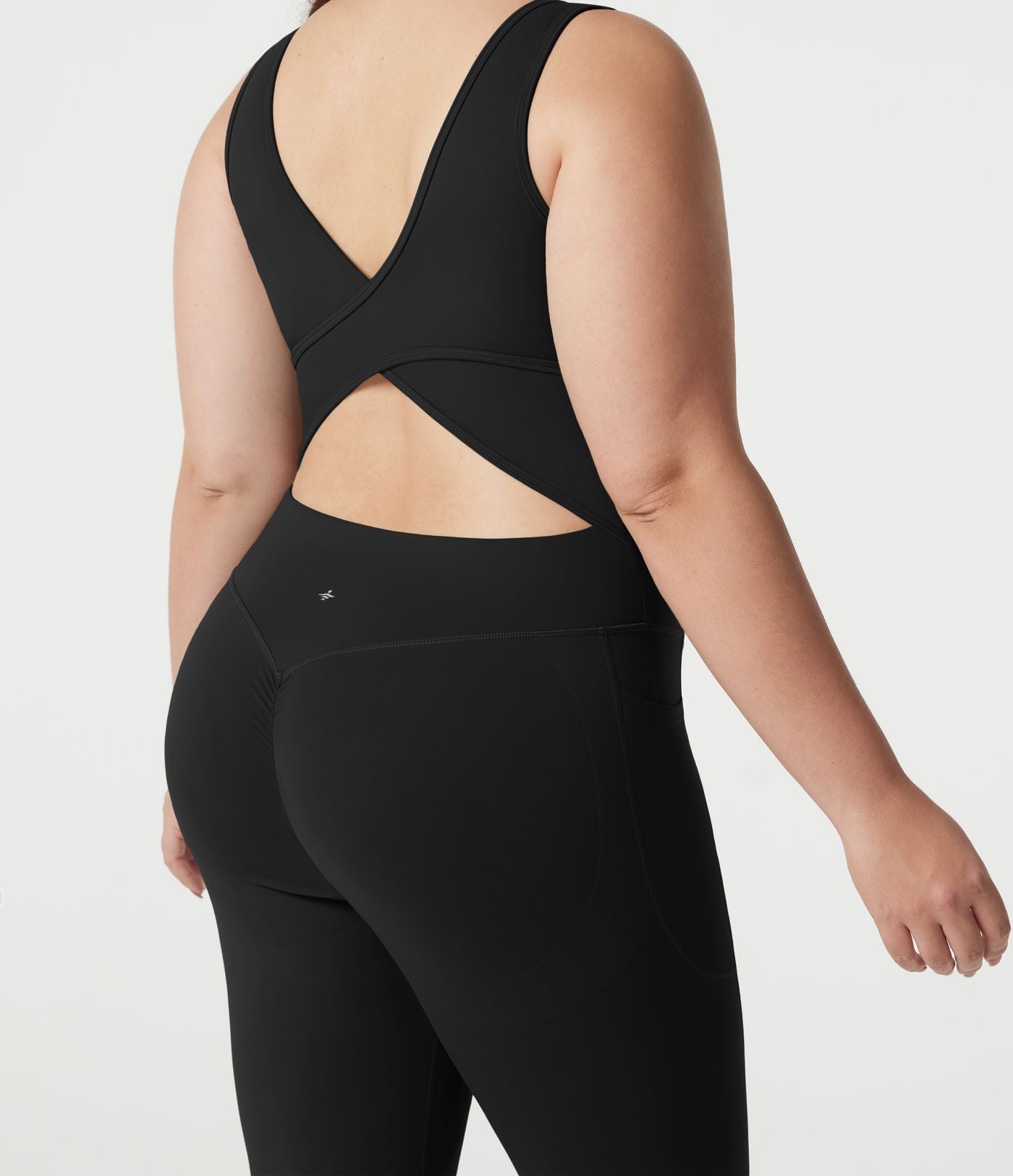 Combinaison de sport grande taille Halara UltraSculpt™ col V croisé dos nu ventre plat push-up brassière intégrée avec poches