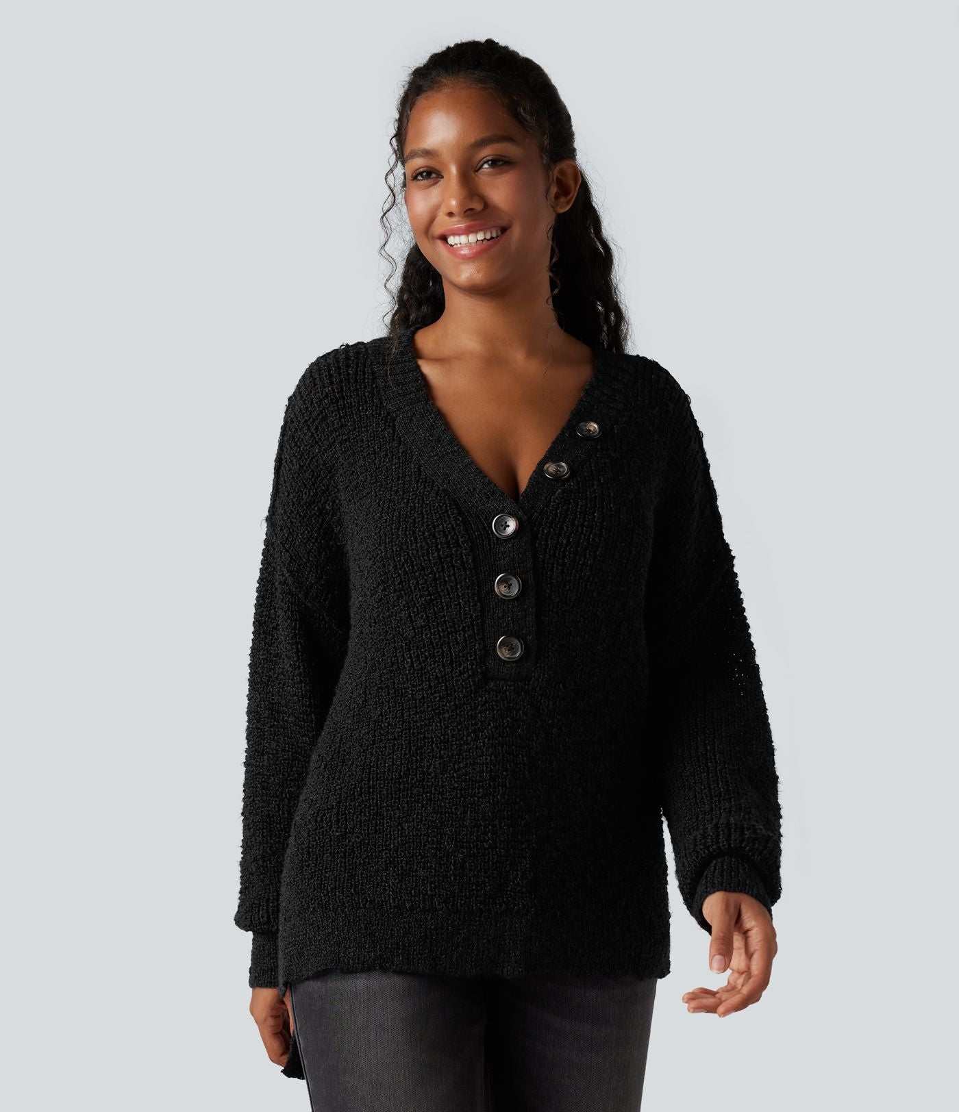 Pull décontracté à décolleté en V, manches longues et ourlet asymétrique