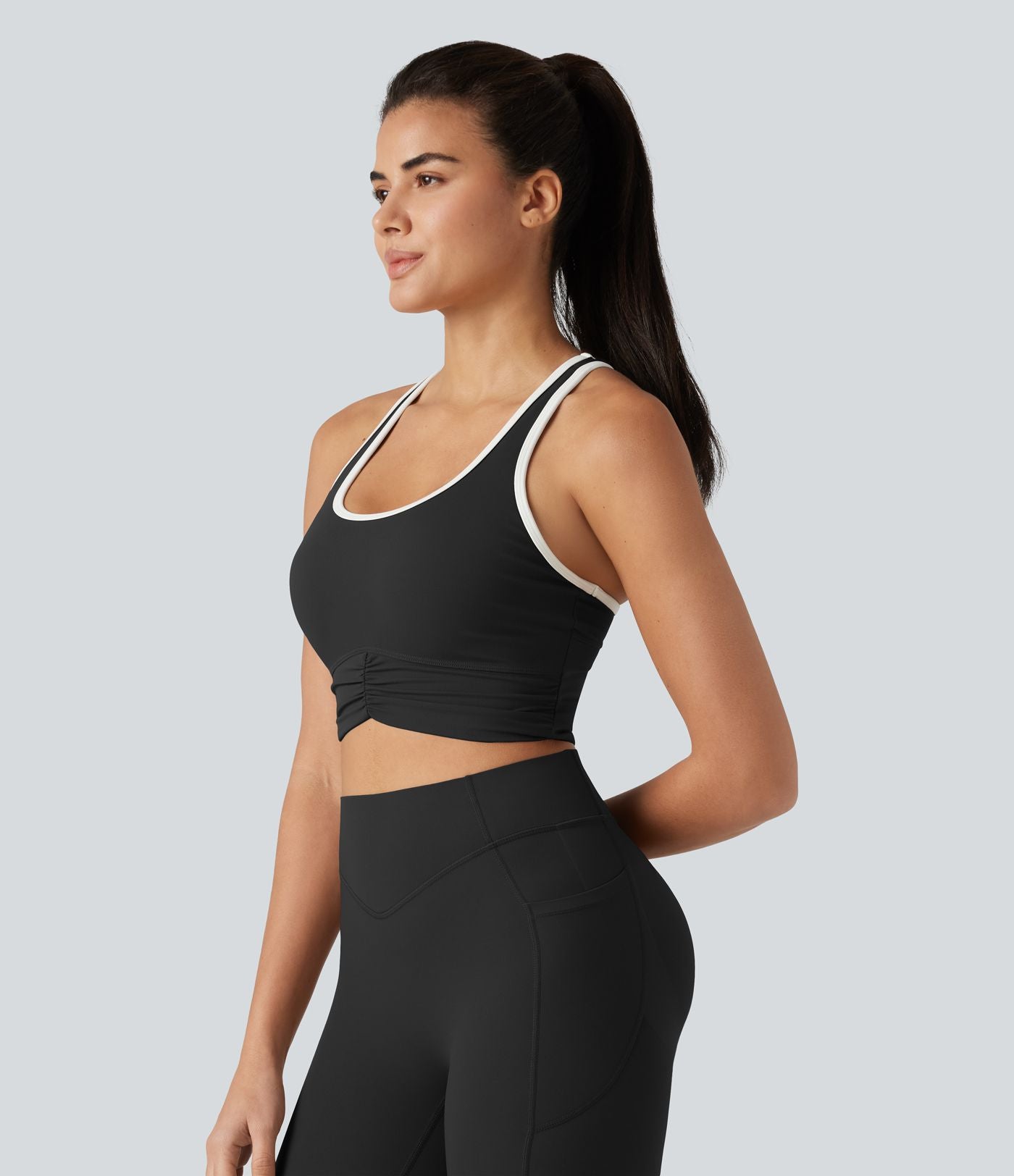 Halara UltraSculpt™ Débardeur de yoga col U dos nageur color block avec soutien-gorge intégré et poche
