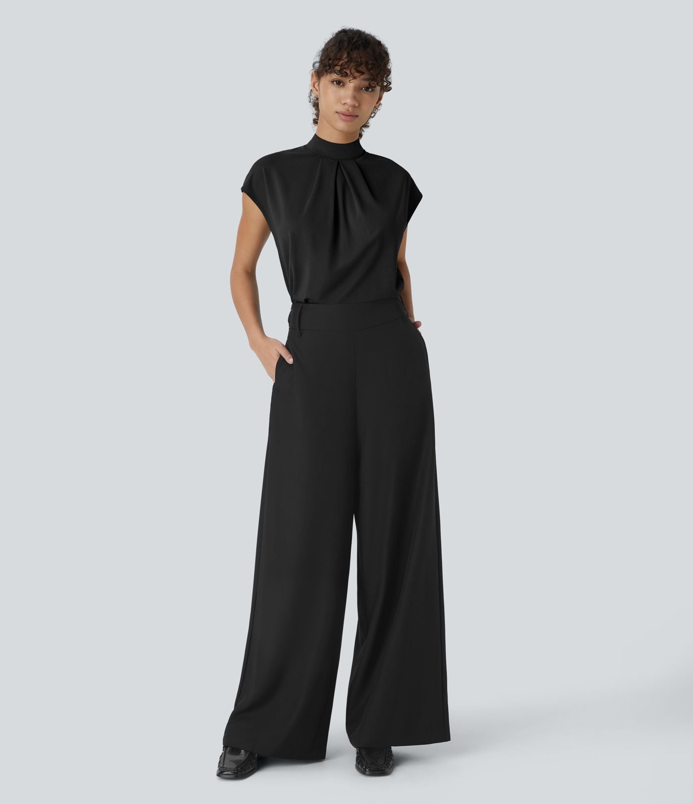 Blouse de Travail à Col Montant Plissée avec Boutons dans le Dos et Manches Courtes