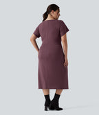 Robe midi grande taille moulante froncée à manches courtes avec fente pour le travail